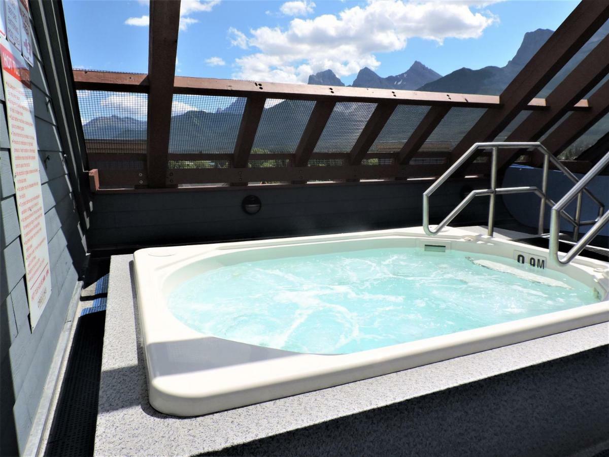 Fenwick Vacation Rental Open Hot Tub Glorious Mountain 2 Bedroom Canmore Exterior foto