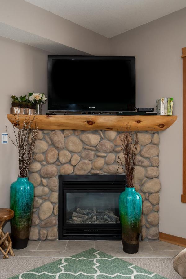 Fenwick Vacation Rental Open Hot Tub Glorious Mountain 2 Bedroom Canmore Exterior foto